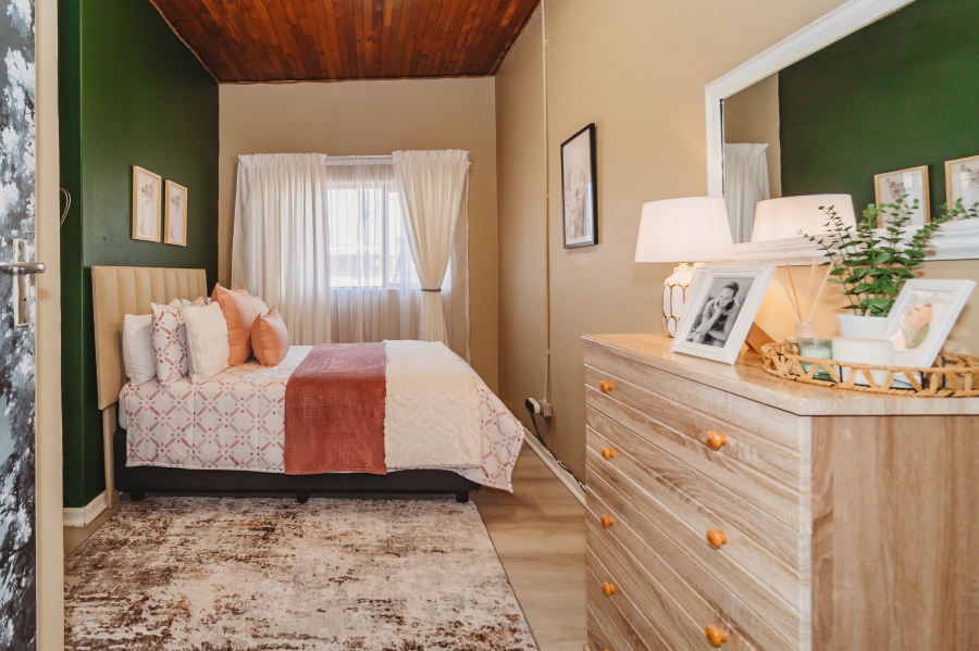 5 Bedroom Property for Sale in Blanco Western Cape